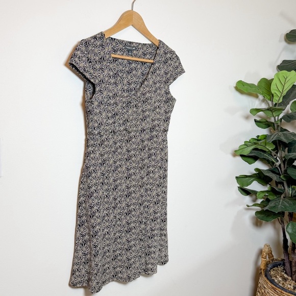 Toad&Co Womens Black Daisy Floral V Neck Short Sleeve Dress Size M Eco Blend - Picture 1 of 15